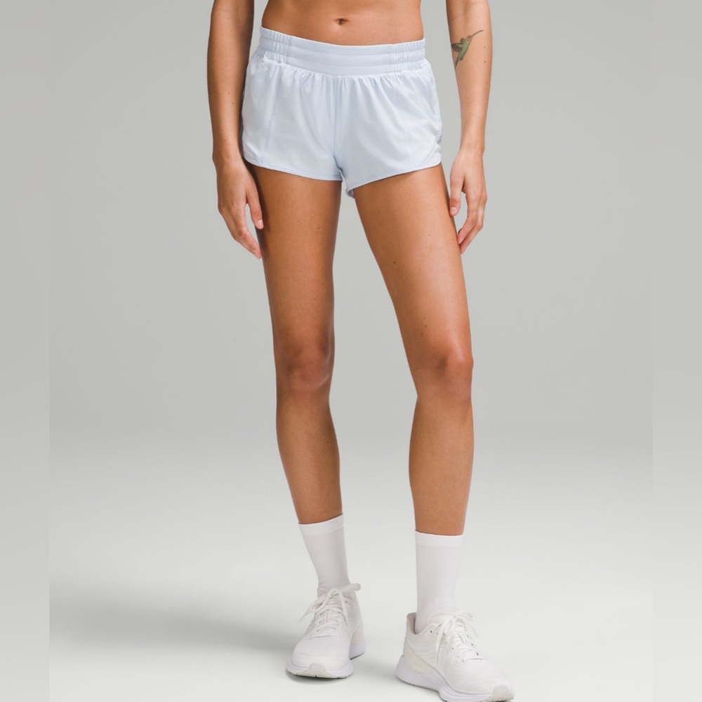 Lululemon Hotty Hot Low-Rise Lined Short 2.5" - Sz 12, Windmill (light blue)